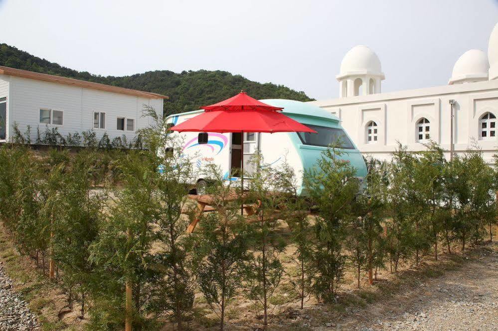 Gimhae Caravan Camping Park Exterior foto